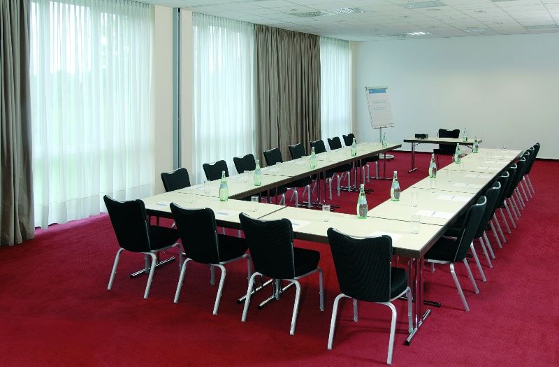 NH Frankfurt Mörfelden Conference Center Hotel Buitenkant foto