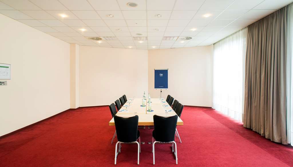 NH Frankfurt Mörfelden Conference Center Hotel Buitenkant foto
