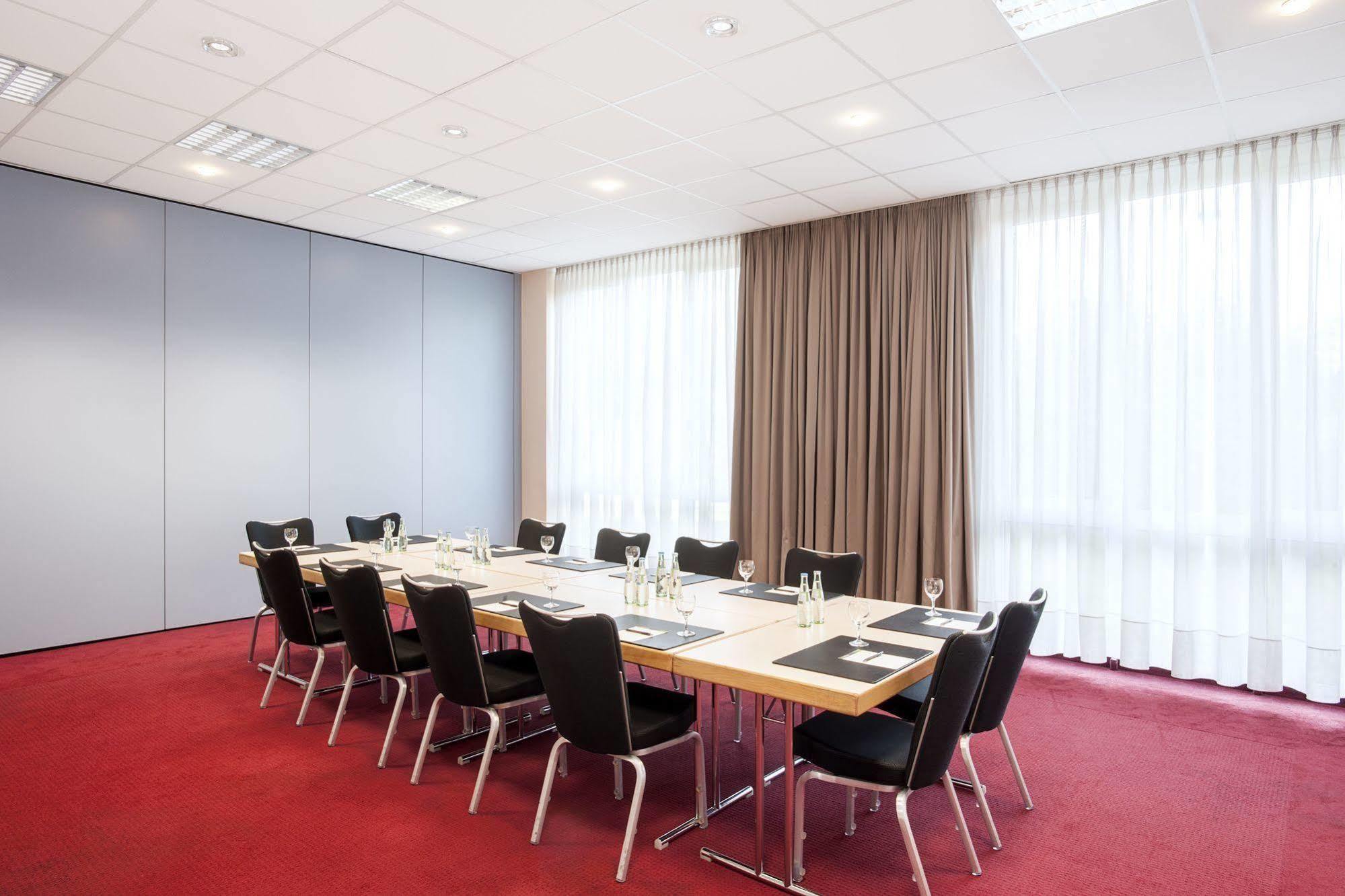 NH Frankfurt Mörfelden Conference Center Hotel Buitenkant foto